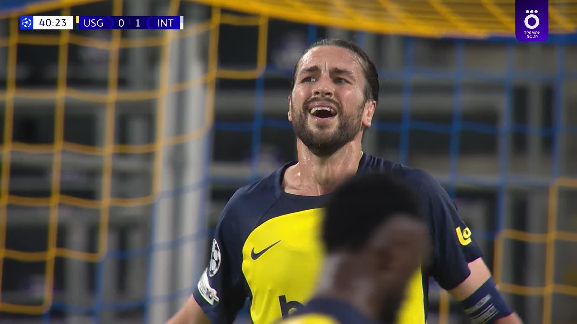 41' Гол. Дензел Дамфрис