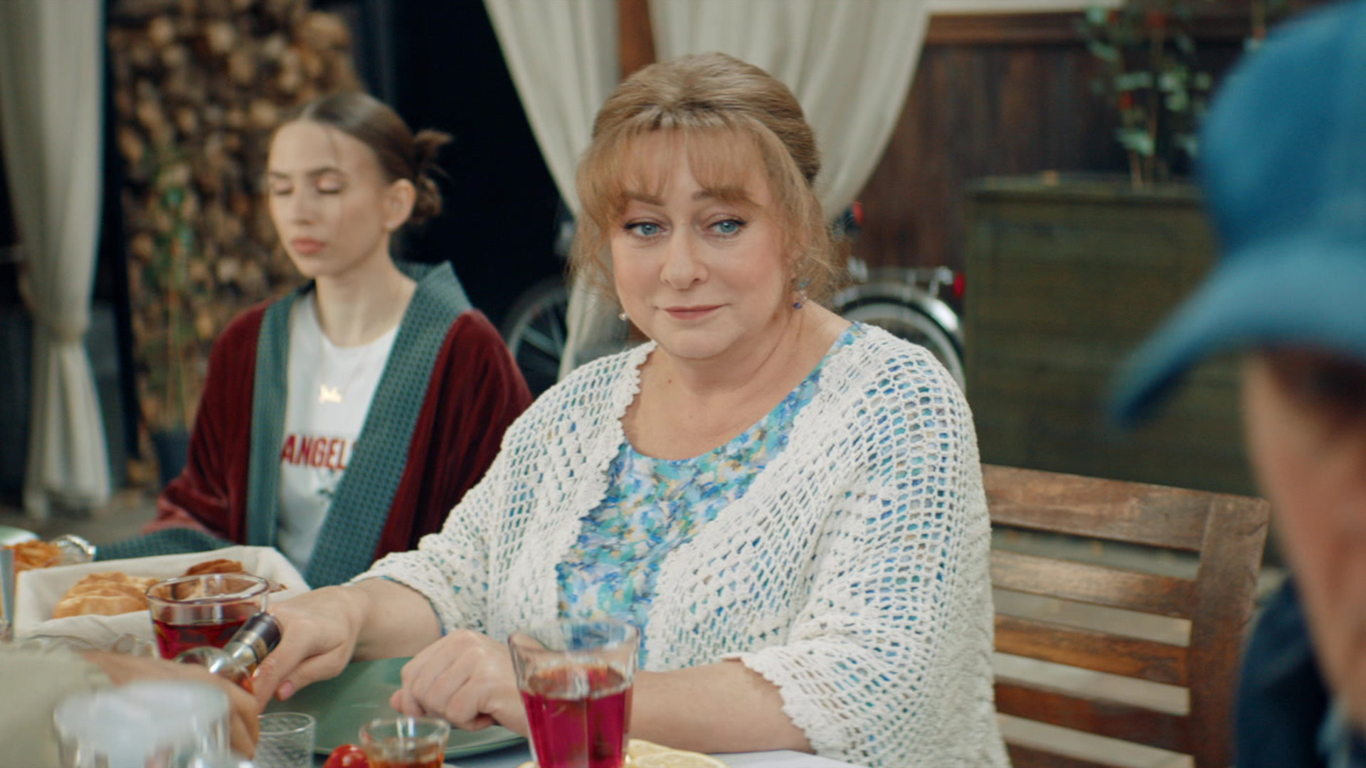 Праздники 3 сезон 2 серия