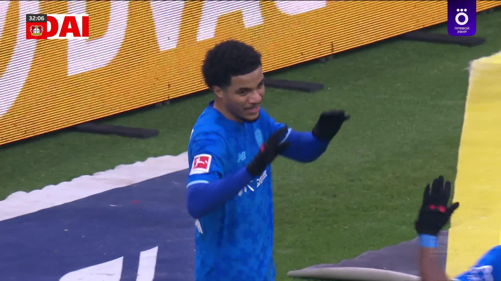 32' Гол. Малик  Тилльман