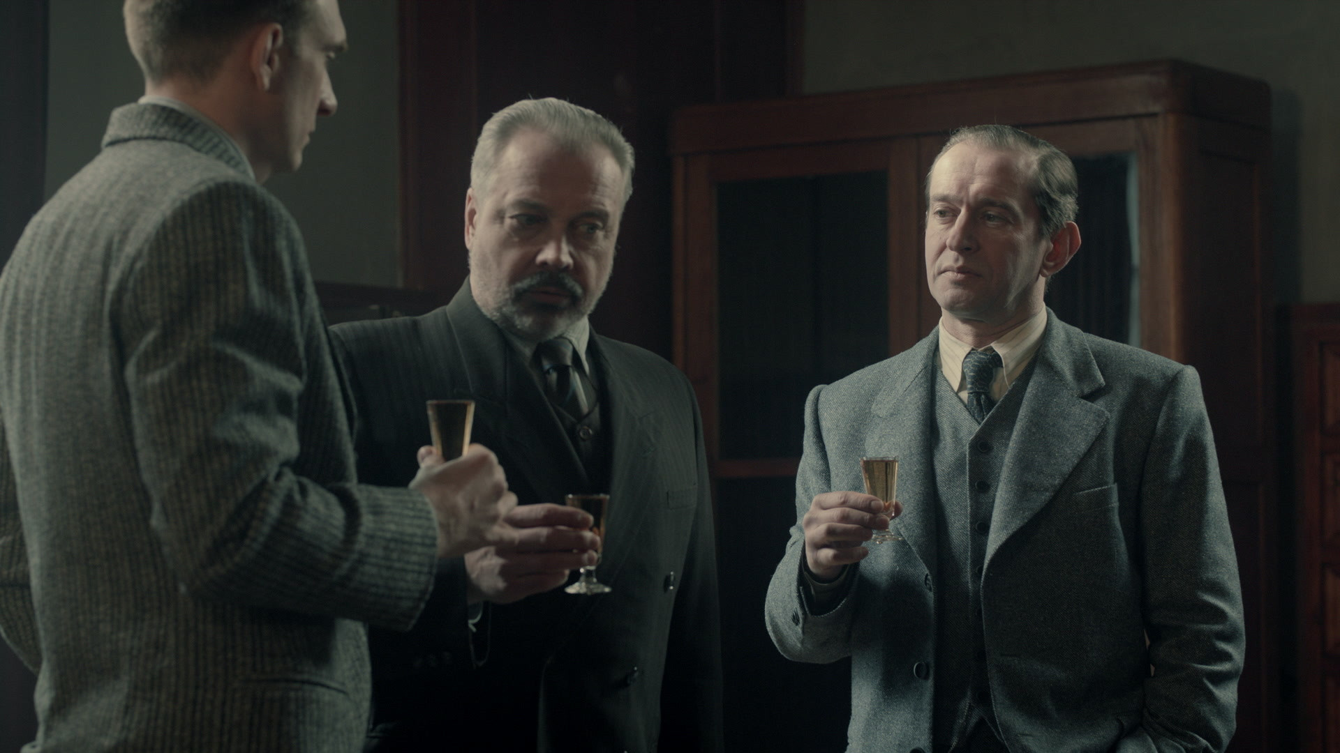 За час до рассвета 1 сезон 15 серия