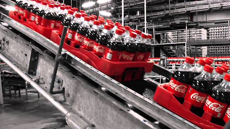 Завод кока кола в москве продукция. Кока кола транснациональная компания. Работники кока кола. Экскурсии на завод кока-кола. Музей coca-cola в санкт-петербурге.
